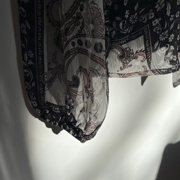 Chiffon Blouse with Print and Bow - Picture 6 of 9